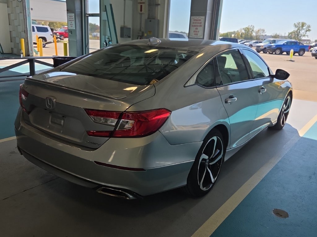 Used 2018 Honda Accord Sport image 5