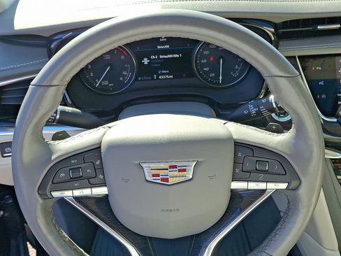 Used 2021 Cadillac XT6 Premium Luxury image 13