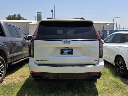 Used 2021 Cadillac Escalade Sport w/ Driver Assist Tech Package AWD/4WD image 5
