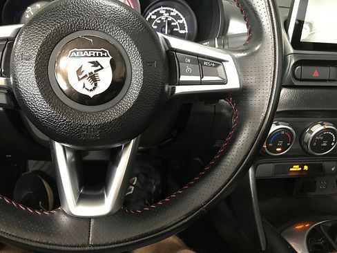 Used 2017 FIAT 124 Spider Abarth image 27