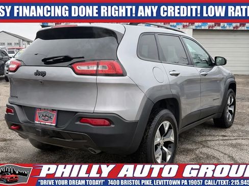 Used 2016 Jeep Cherokee Trailhawk w/ Comfort & Convenience Group AWD/4WD image 8
