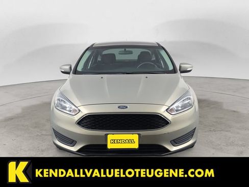 Used 2015 Ford Focus SE FWD image 2