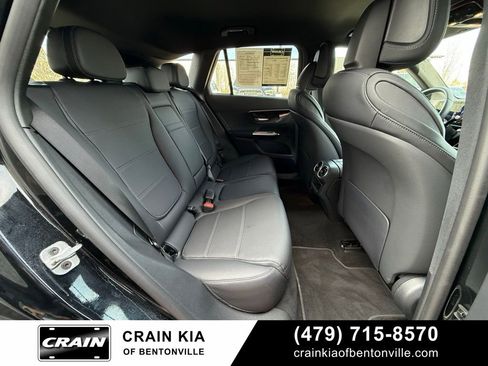 Used 2025 Mercedes-Benz GLC 300 4MATIC image 31