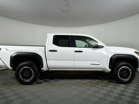 Used 2024 Toyota Tacoma TRD Off-Road image 15