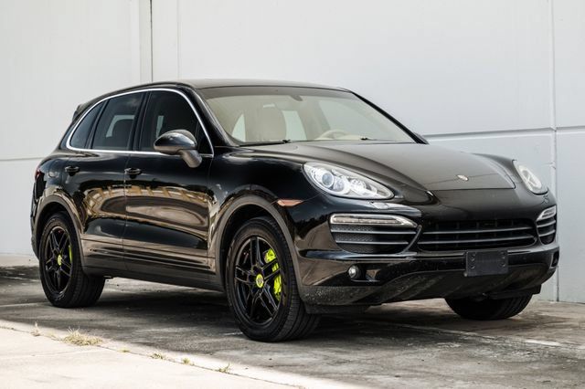 Used 2014 Porsche Cayenne S AWD/4WD image 5