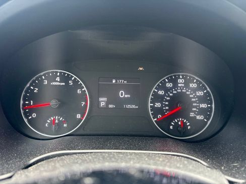 Used 2021 Kia Seltos S FWD image 19