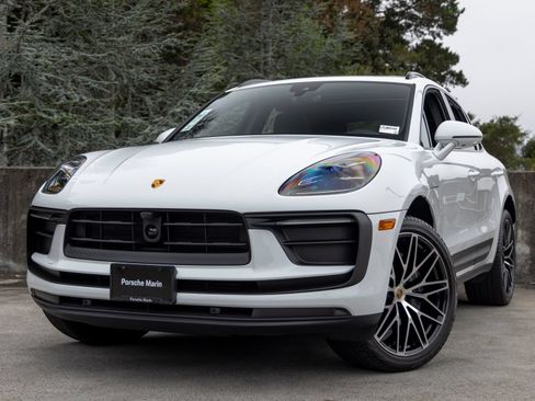 Certified 2026 Porsche Macan AWD/4WD image 7