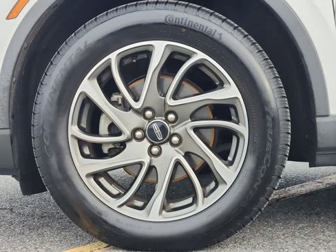 Used 2020 Lincoln Corsair FWD w/ Convenience Package image 6