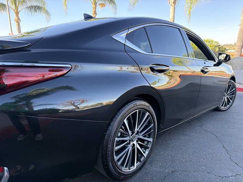 Used 2024 Lexus ES 300h w/ Premium Package FWD image 9