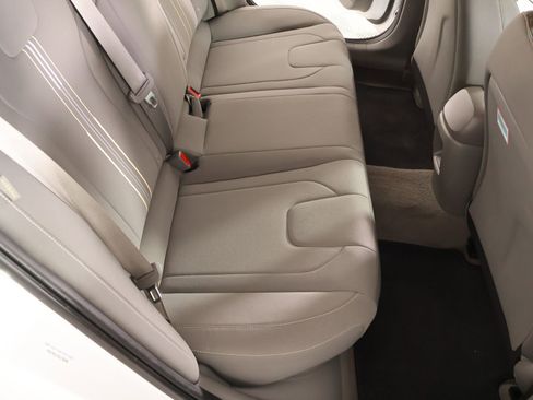 Certified 2025 Hyundai Elantra SEL FWD image 14