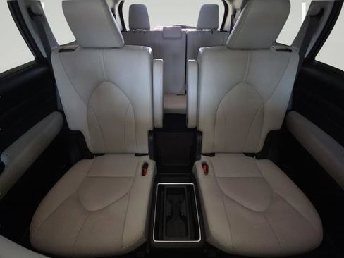Used 2025 Toyota Grand Highlander AWD Hybrid image 27