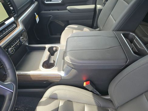 Used 2024 Chevrolet Silverado 3500 LT w/ Convenience Package AWD/4WD image 29