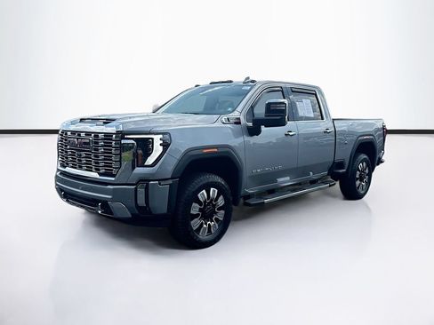 Used 2025 GMC Sierra 2500 Denali w/ Denali Reserve Package AWD/4WD image 3