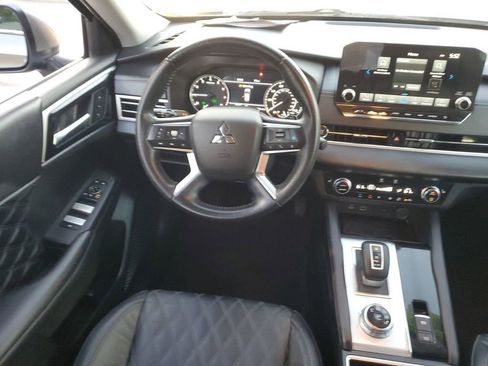 Used 2022 Mitsubishi Outlander SEL image 7
