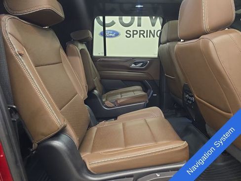 Used 2023 Chevrolet Suburban High Country AWD/4WD image 13