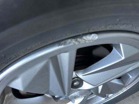 Used 2024 Hyundai Elantra SE FWD image 5