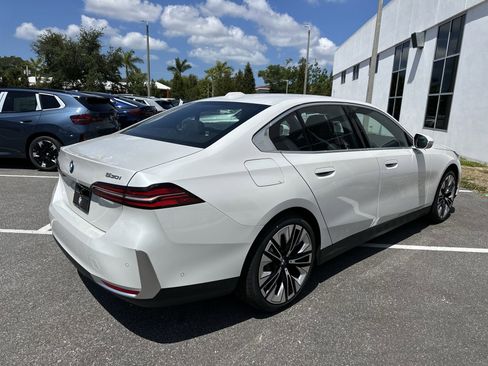 New 2026 BMW 530i xDrive AWD/4WD image 4