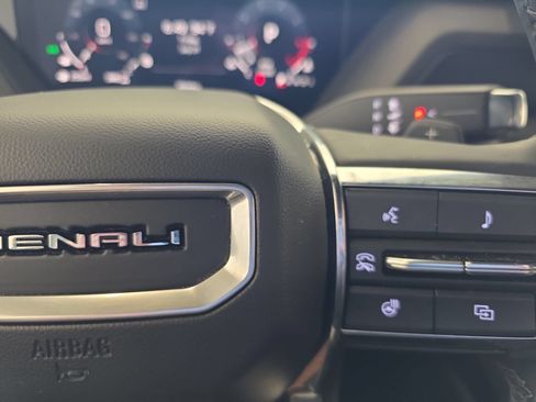 Used 2025 GMC Yukon Denali w/ Sun & Power Step Package AWD/4WD image 18