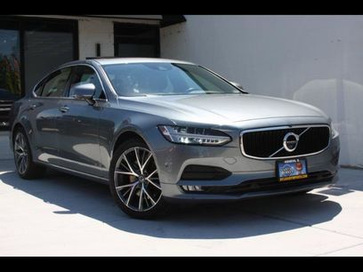 Used 2018 Volvo S90 T6 Momentum w/ Convenience Package