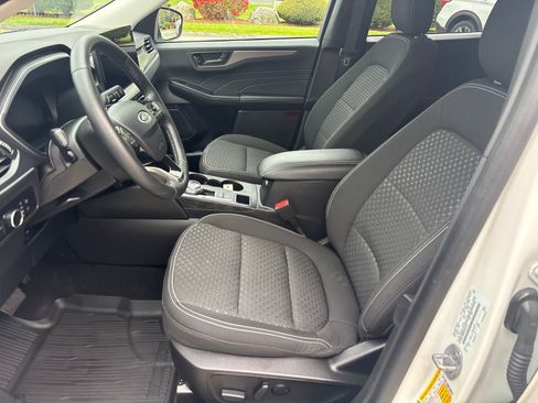 Used 2023 Ford Escape Active w/ Tech Pack #1 AWD/4WD image 12