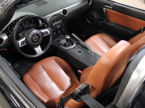 Used 2008 MAZDA MX-5 Miata Grand Touring w/ Premium Pkg image 32