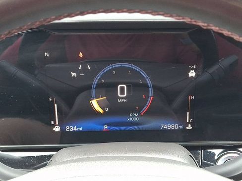 Used 2024 Chevrolet Trax RS w/ Sunroof Package FWD image 23