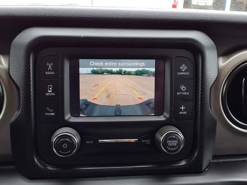 Used 2021 Jeep Gladiator Sport AWD/4WD image 11