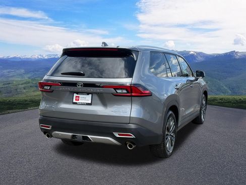 Used 2026 Toyota Grand Highlander AWD Hybrid image 5