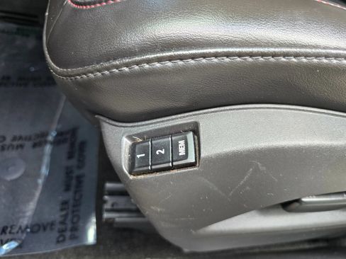 Used 2017 Chevrolet Equinox Premier w/ Enhanced Convenience Package AWD/4WD image 23