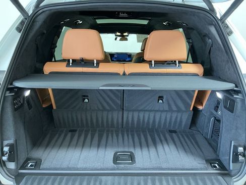 Certified 2024 BMW X7 xDrive40i w/ Premium Package image 11