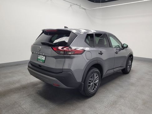 Used 2023 Nissan Rogue S image 9