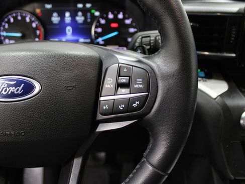 Used 2020 Ford Explorer XLT w/ Equipment Group 202A image 11