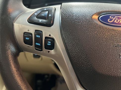 Used 2019 Ford Taurus SE FWD image 21