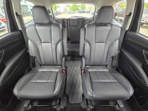 Used 2023 Subaru Ascent Limited AWD/4WD image 18