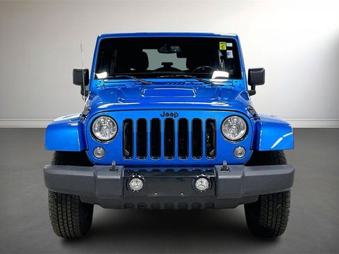 Used 2014 Jeep Wrangler Unlimited Sahara image 2