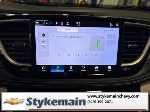 Used 2022 Chrysler Pacifica Touring-L image 41