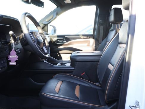 Used 2023 GMC Yukon XL AT4 w/ LPO, Floor Liner Package AWD/4WD image 12