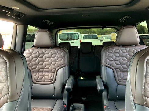 New 2025 Nissan Armada Platinum Reserve image 18