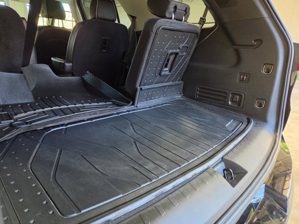 Used 2020 Chevrolet Traverse High Country w/ LPO, Floor Liner Package AWD/4WD image 16