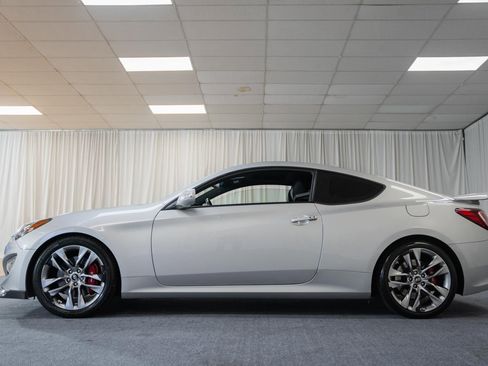 Used 2015 Hyundai Genesis 3.8 RWD image 5