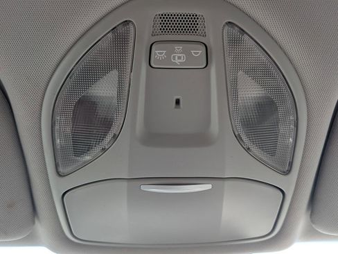 Used 2017 Hyundai Santa Fe SE image 40