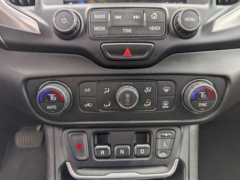 Used 2018 GMC Terrain SLE w/ GMC Pro Grade Package AWD/4WD image 16