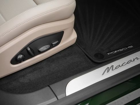 Used 2025 Porsche Macan Electric image 15