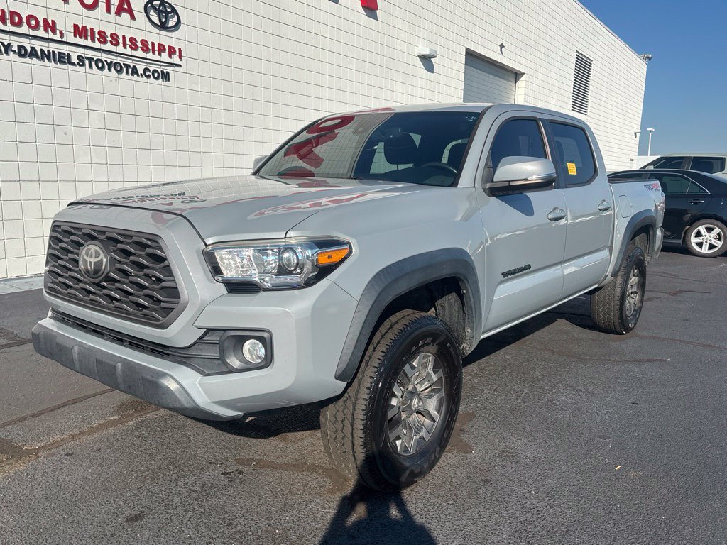 Used 2020 Toyota Tacoma TRD Off-Road AWD/4WD image 1