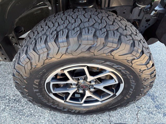 Used 2025 Jeep Wrangler Unlimited Rubicon w/ Safety Group AWD/4WD image 21