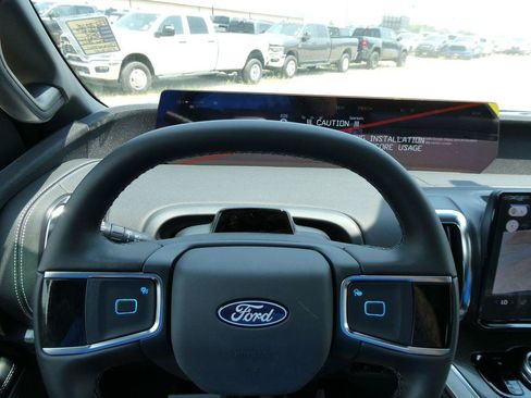 New 2027 Ford Expedition Platinum w/ Stealth Appearance Package AWD/4WD image 24