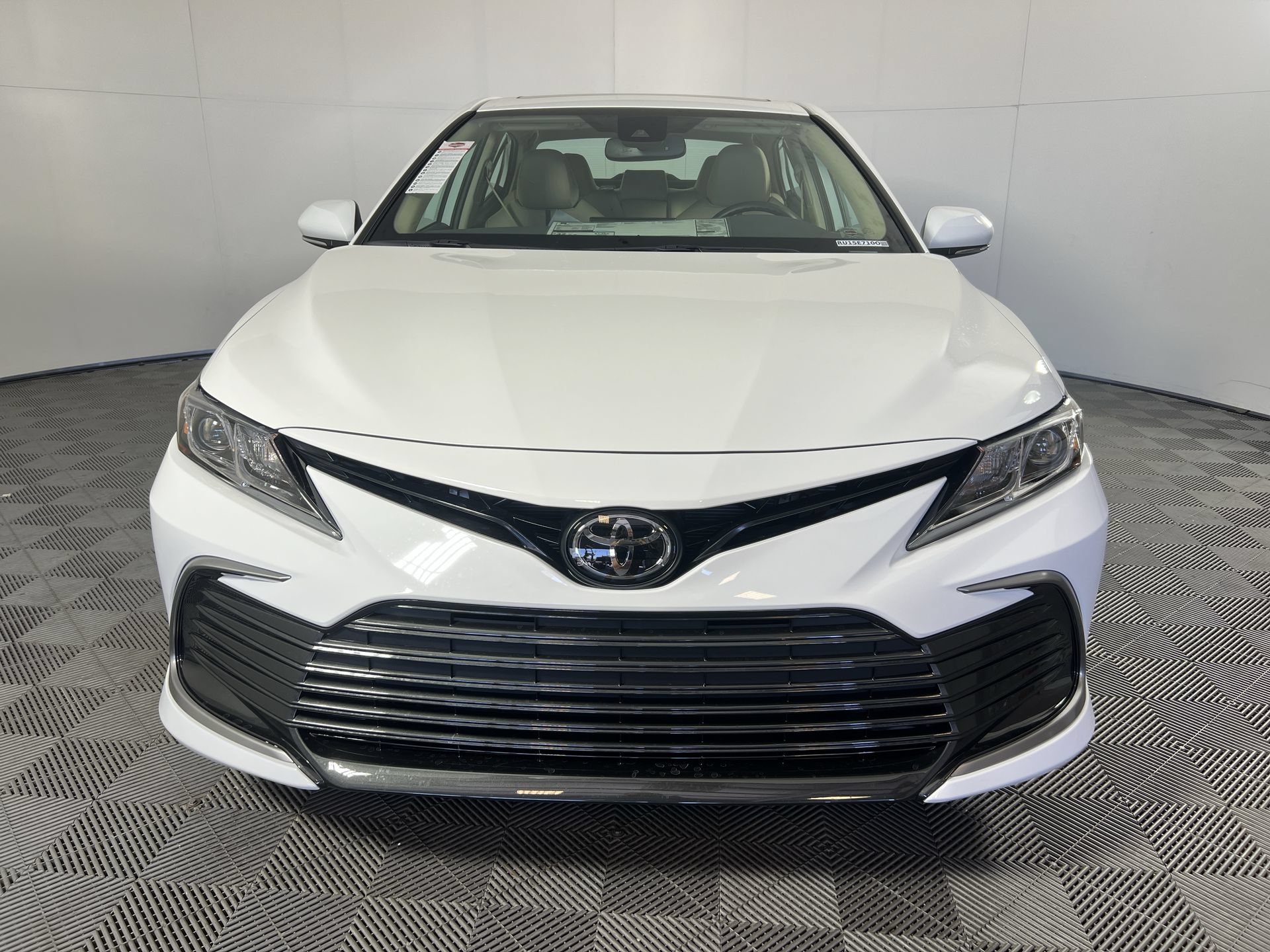 Used 2024 Toyota Camry LE w/ Convenience Package FWD image 10