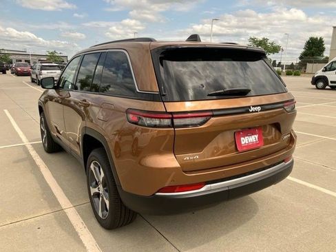 New 2026 Jeep Grand Cherokee Limited w/ Trailer Tow Package AWD/4WD image 8