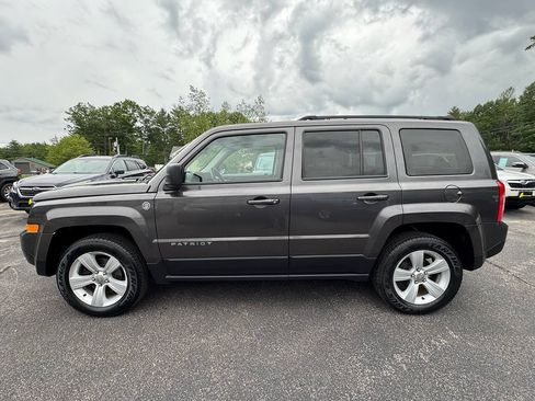 Used 2017 Jeep Patriot Latitude w/ Sun/Sound Group AWD/4WD image 17