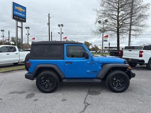 Used 2025 Jeep Wrangler Sport image 8